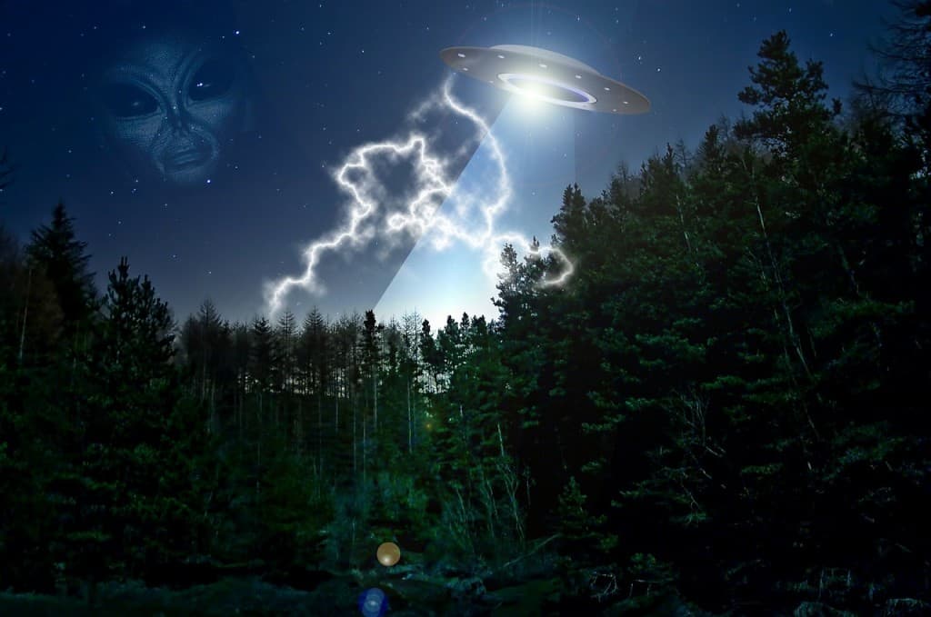 alien-dream-meaning1-1024x679.jpg