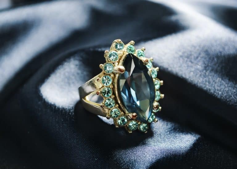 Jewelry Dream Meaning and Symbolism